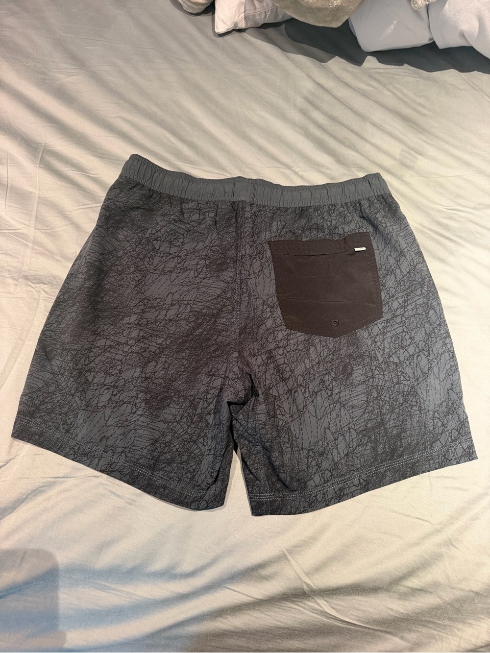 Vuori Kore Shorts Lined - Size L - Picture 2 of 3